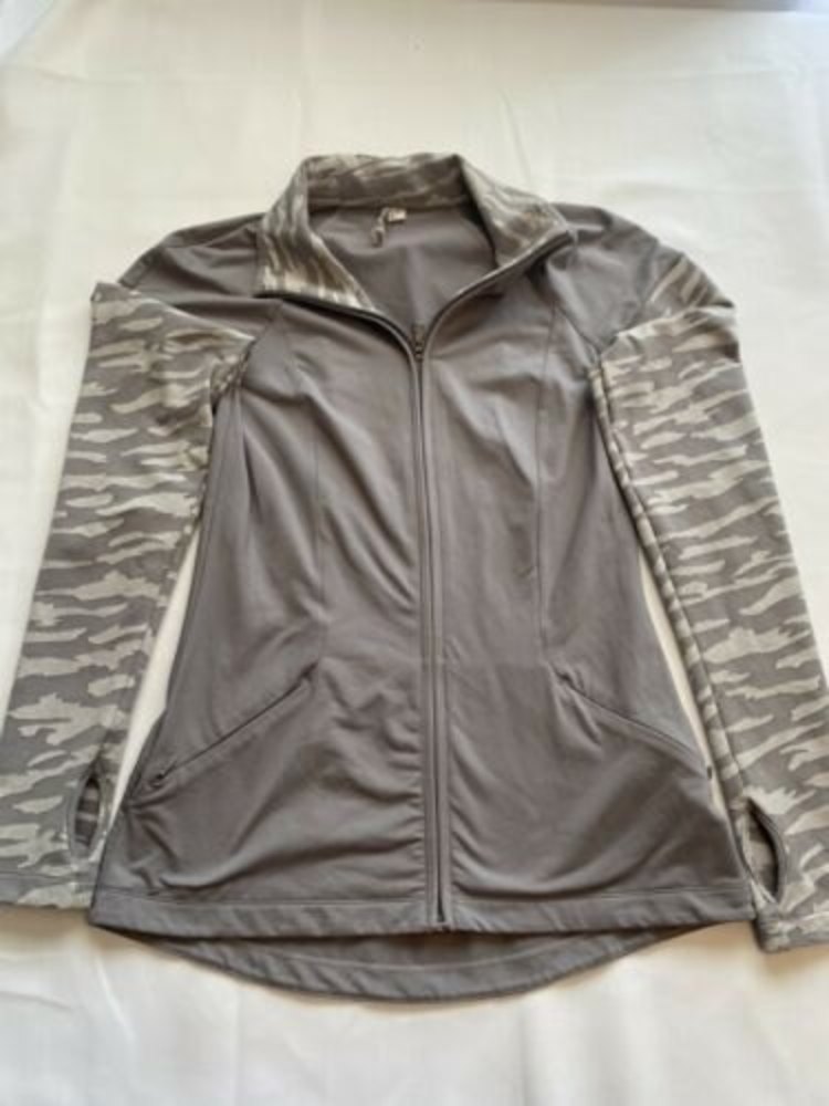 Under Armour Womens Full Zip Camo & Gray All Season Gear Jacket Size M